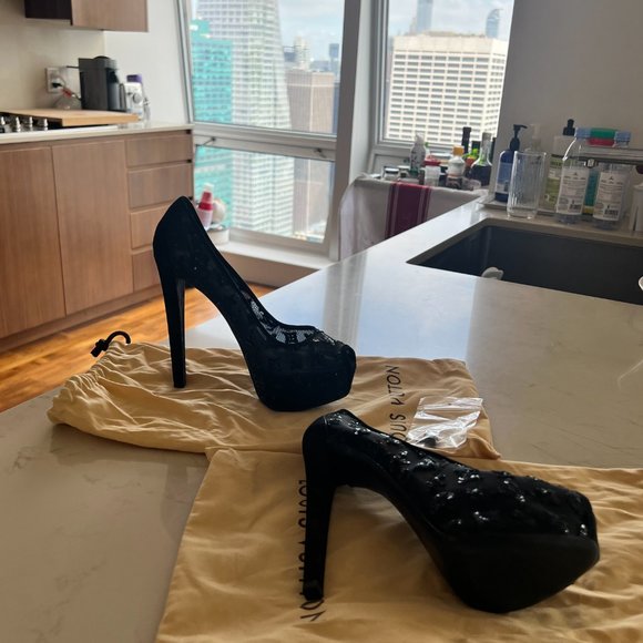 Louis Vuitton Black Monogram Peep Toe Pumps - Picture 6 of 7